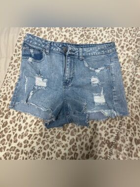 Women Jean shorts!